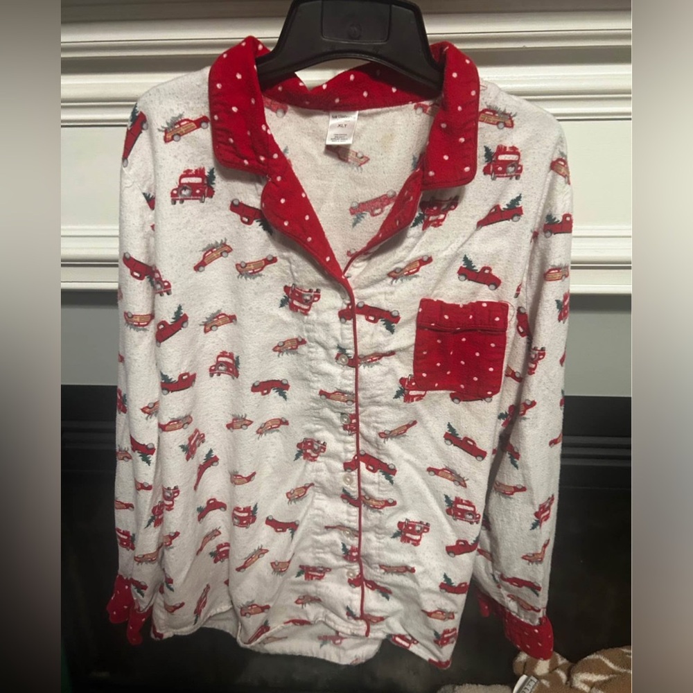 Liz Claiborne Christmas Pajama Set with Red and‎ White Truck Pattern